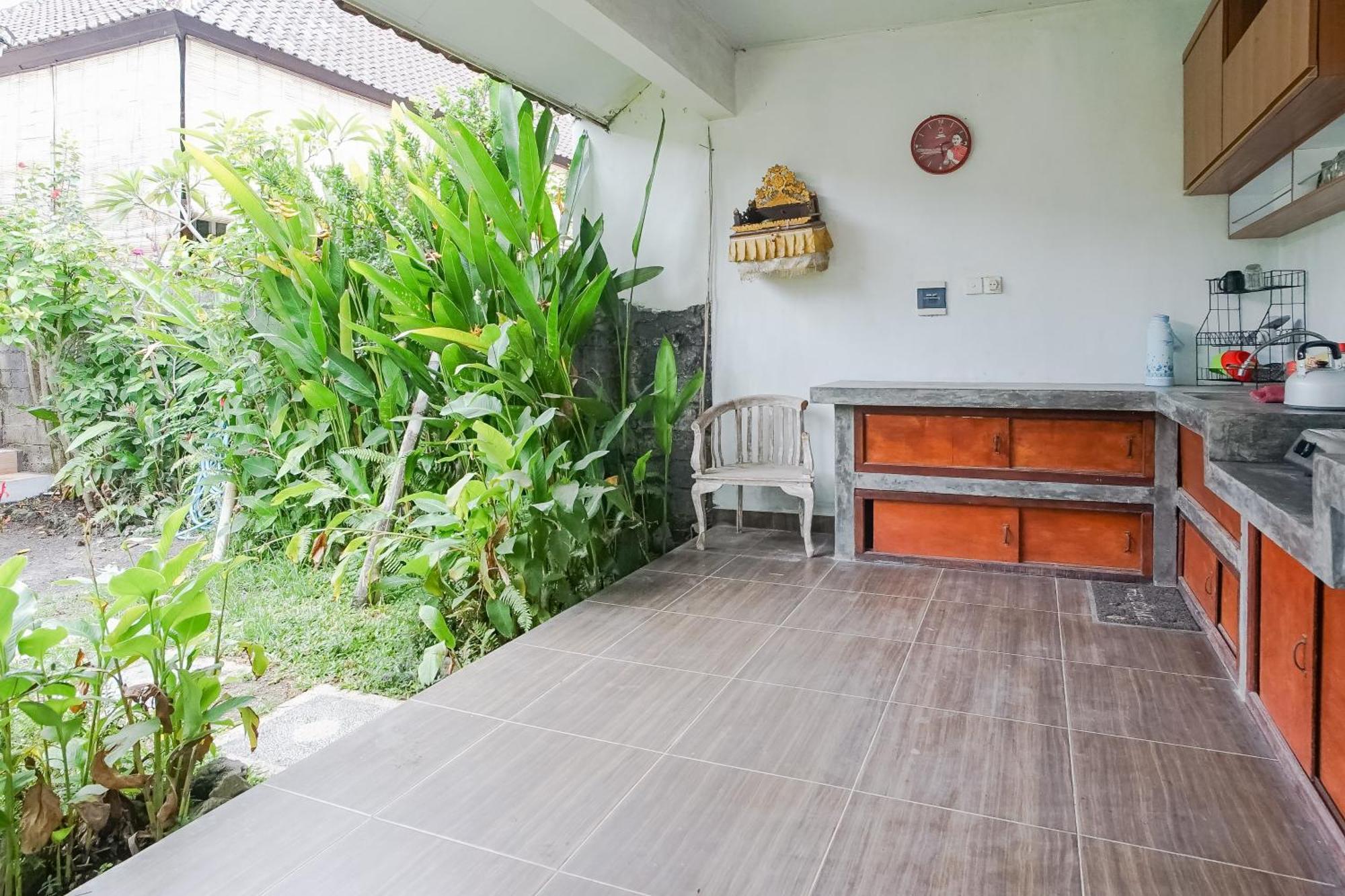 Karan Homestay Canggu Esterno foto